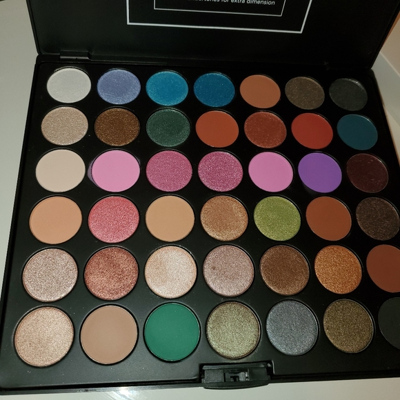 Bh cosmetics bundle shadow palette - Picture 9 of 10